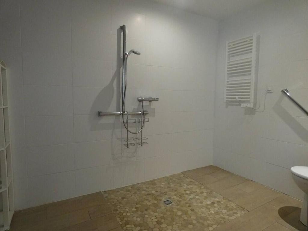 Villa Pierre Blanche Le Calme A 5Mn Du Centre Ville Nîmes Exteriör bild