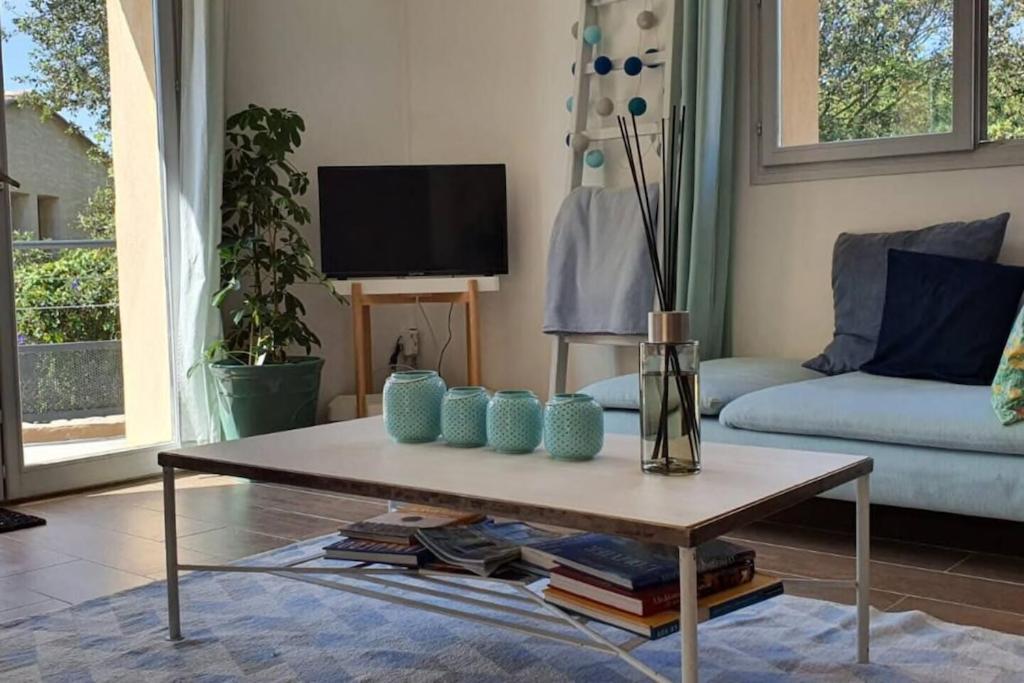 Villa Pierre Blanche Le Calme A 5Mn Du Centre Ville Nîmes Exteriör bild